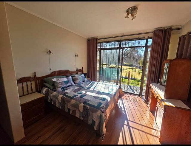 4 BEDROOM HOUSE FOR SALE IN LINDEQUESDRIF